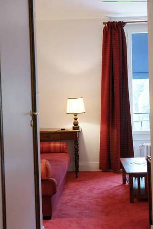 Imagen de la habitación del Hotel Le Renaissance, AURILLAC. Foto 11