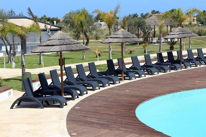 Imagen de la piscina del Hotel Le Residenze Archimede. Foto 15