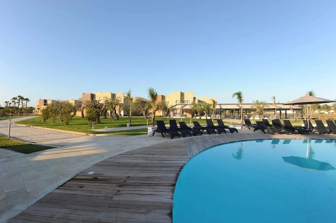 Imagen de la piscina del Hotel Le Residenze Archimede. Foto 17