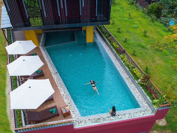 Imagen de la piscina del Hotel Le Resort and Villas. Foto 19