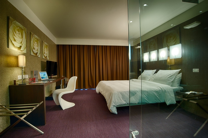 Imagen de la habitación del Hotel Le Rex. Foto 8