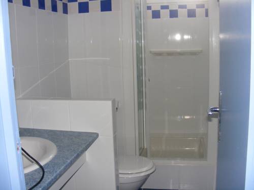 Imagen de la habitación del Hotel Le Richelieu, Le Boulou. Foto 11