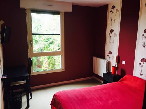 Imagen de la habitación del Hotel Le Ricordeau. Foto 3