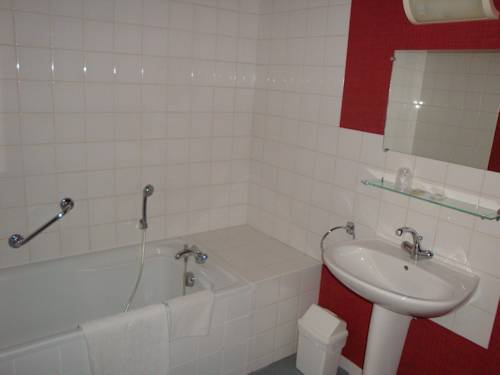 Imagen de la habitación del Hotel Le Ricordeau. Foto 6