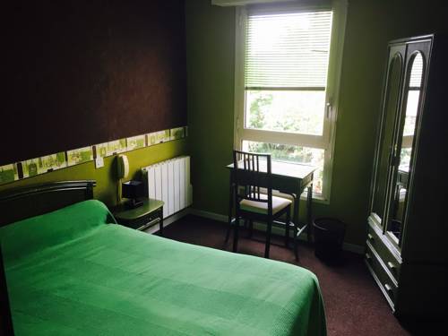 Imagen de la habitación del Hotel Le Ricordeau. Foto 11