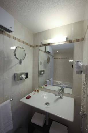 Imagen de la habitación del Hotel Le Rivage, MANDELIEU-LA-NAPOULE. Foto 9