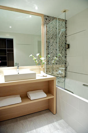 Imagen de la habitación del Hotel Le Riviera, AIX LES BAINS. Foto 5