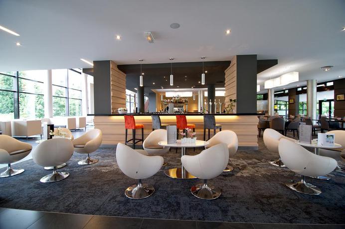 Imagen del bar/restaurante del Hotel Le Riviera, AIX LES BAINS. Foto 2