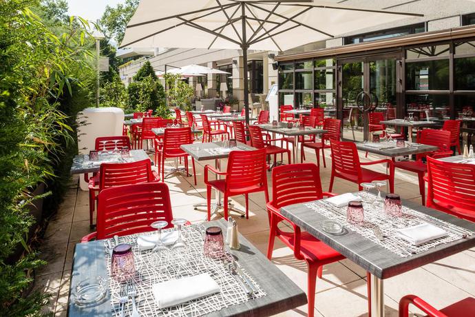 Imagen del bar/restaurante del Hotel Le Riviera, AIX LES BAINS. Foto 3