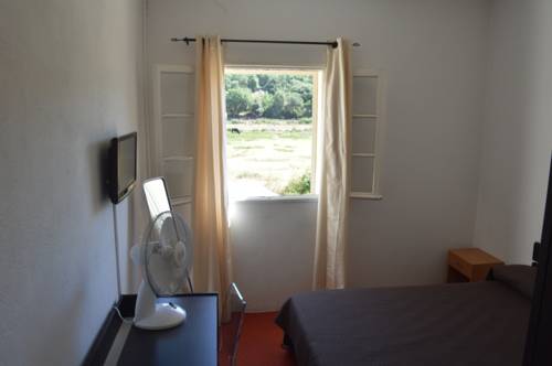 Imagen de la habitación del Hotel Le Riviera. Foto 4