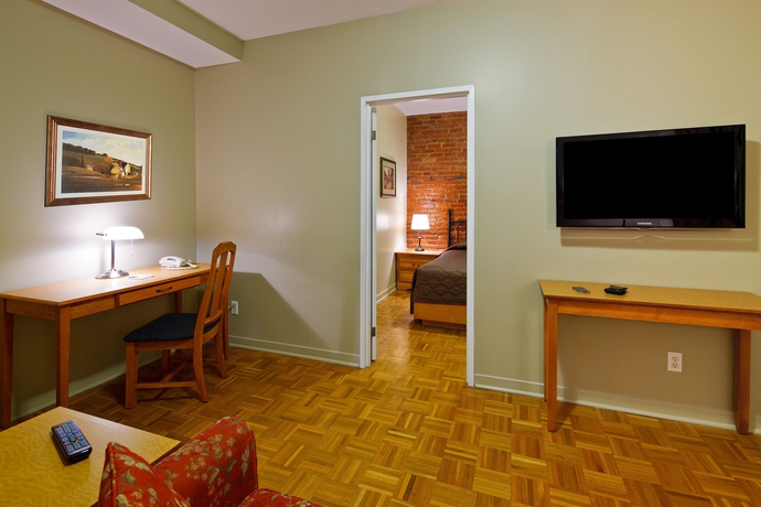 Imagen de la habitación del Hotel Le Roberval. Foto 3