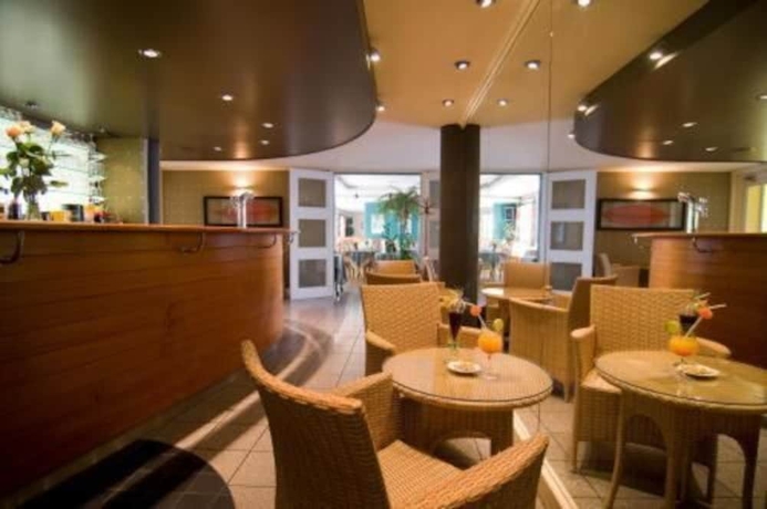 Imagen de los interiores del Hotel Le Robinson. Foto 13