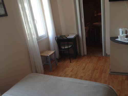 Imagen de la habitación del Hotel Le Rochegude. Foto 3