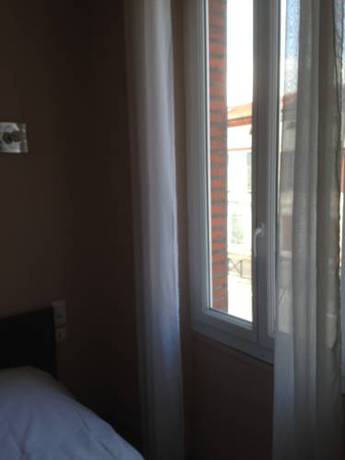 Imagen de la habitación del Hotel Le Rochegude. Foto 6