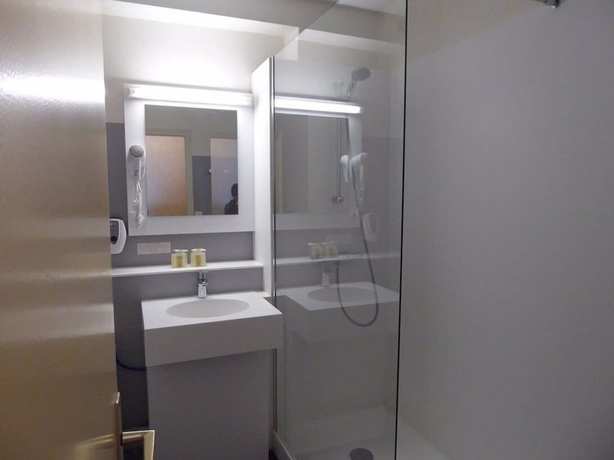 Imagen de la habitación del Hotel Le Rocher Des Marais. Foto 8