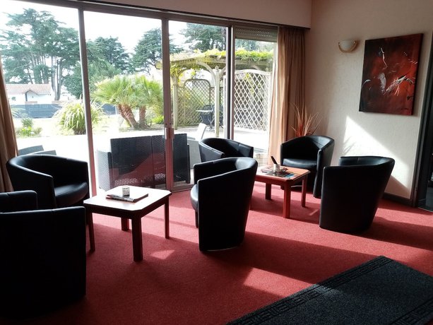 Imagen del bar/restaurante del Hotel Le Rocher Des Marais. Foto 6