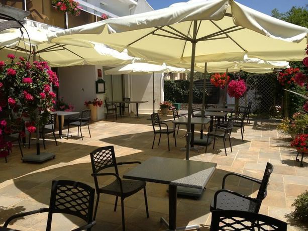 Imagen de los exteriores del Hotel Le Rocher Des Marais. Foto 13