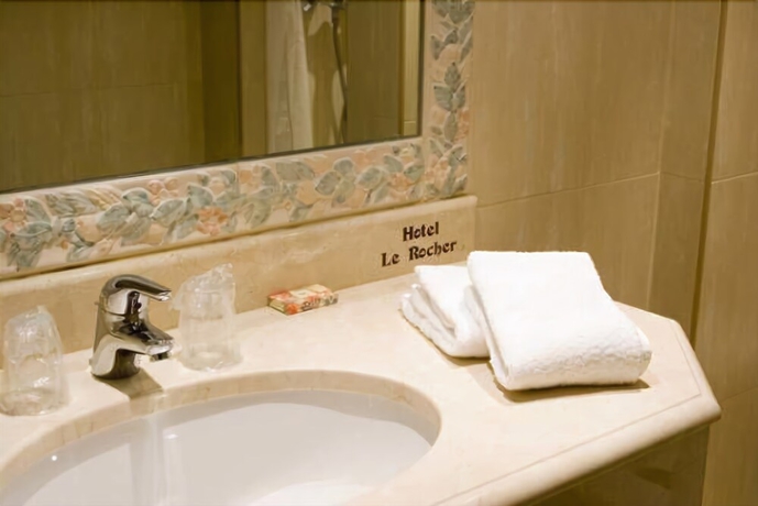 Imagen de la habitación del Hotel Le Rocher. Foto 13