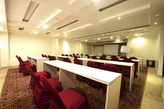 Imagen de los interiores del Hotel Le Roi Delhi. Foto 13