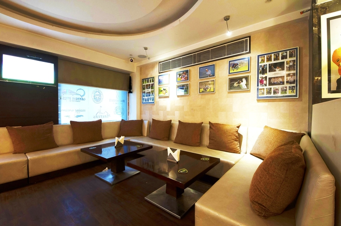 Imagen del bar/restaurante del Hotel Le Roi Delhi. Foto 6