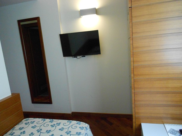 Imagen de la habitación del Hotel Le Roi. Foto 19