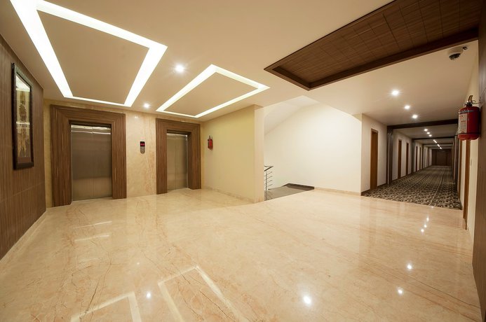 Imagen de los interiores del Hotel Le Roi Haridwar @ Har Ki Pauri Road. Foto 18