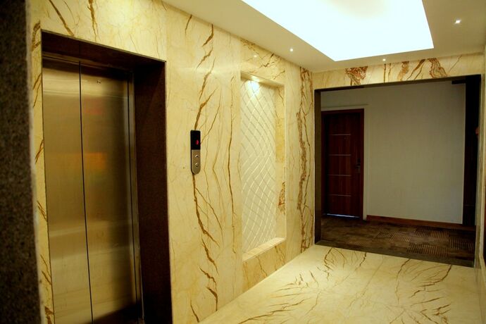 Imagen de los interiores del Hotel Le Roi Jammu. Foto 34