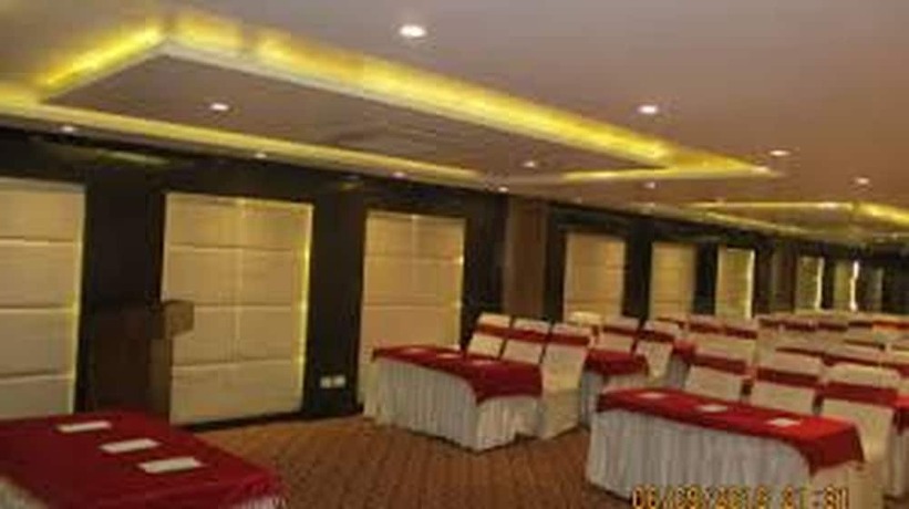 Imagen de los interiores del Hotel Le Roi Raipur. Foto 27