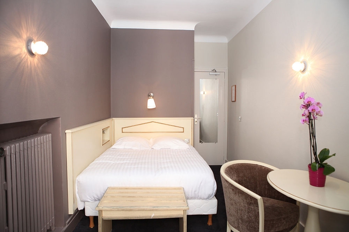 Imagen de la habitación del Hotel Le Roncevaux. Foto 3