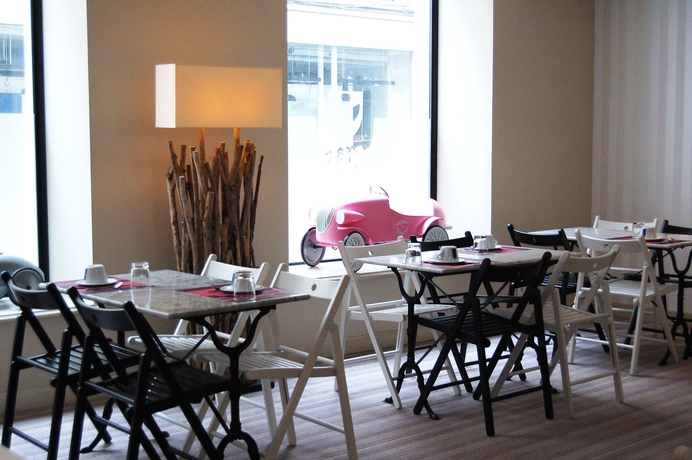 Imagen del bar/restaurante del Hotel Le Roncevaux. Foto 2