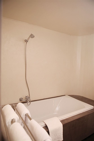 Imagen de la habitación del Hotel Le Roncevaux. Foto 9