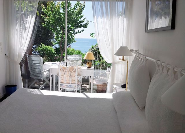 Imagen de la habitación del Hotel Le Roquebrune. Foto 2