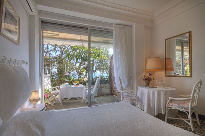 Imagen de la habitación del Hotel Le Roquebrune. Foto 4