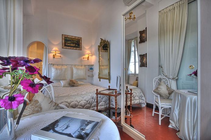 Imagen de la habitación del Hotel Le Roquebrune. Foto 6