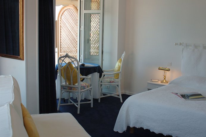 Imagen de la habitación del Hotel Le Roquebrune. Foto 9