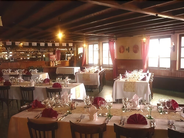 Imagen del bar/restaurante del Hotel Le Rouge Gazon. Foto 3