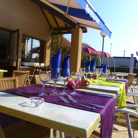 Imagen del bar/restaurante del Hotel Le Roxane. Foto 4