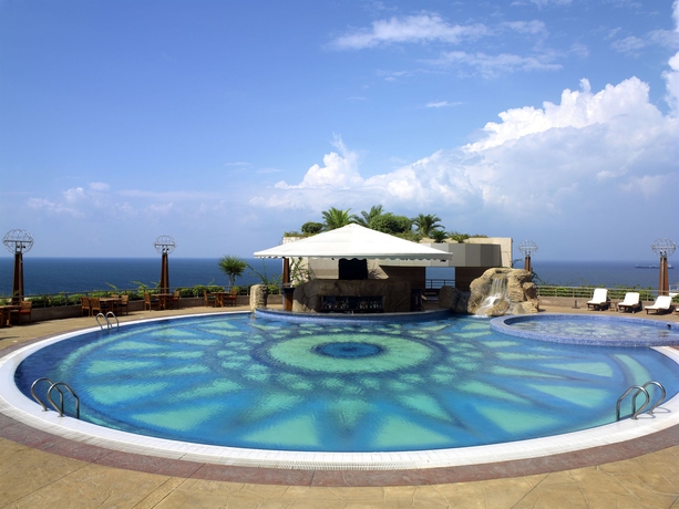 Imagen de la piscina del Hotel Le Royal - Beirut. Foto 14