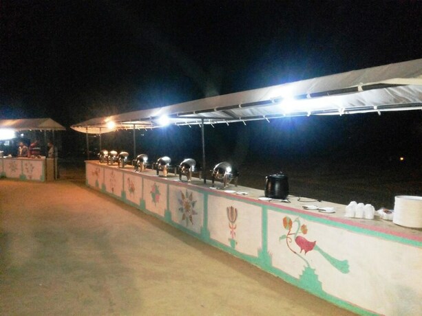 Imagen del bar/restaurante del Hotel Le Royal Camps. Foto 16