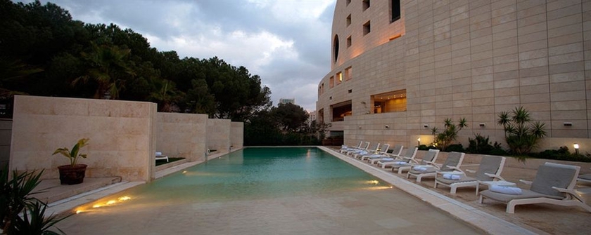 Imagen de la piscina del Hotel Le Royal Hotels and Resorts - Amman. Foto 16