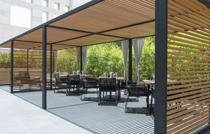 Imagen del bar/restaurante del Hotel Le Royal Meridien Abu Dhabi. Foto 11