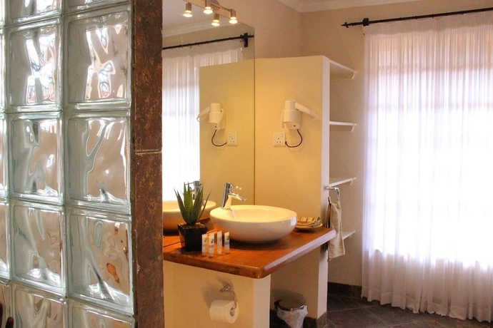 Imagen de la habitación del Hotel Le Rustique. Foto 9