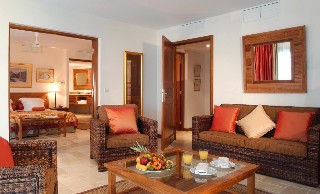 Imagen de la habitación del Hotel Le Saint Alexis. Foto 8