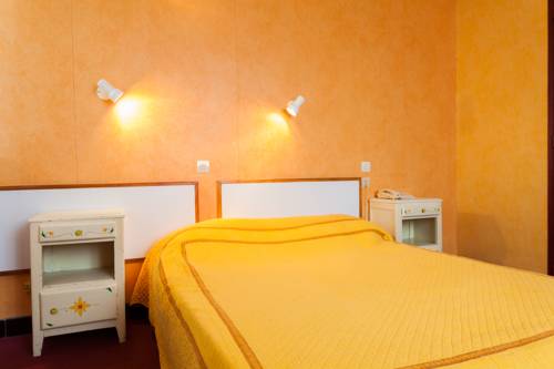 Imagen de la habitación del Hotel Le Saint Georges. Foto 3