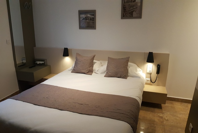 Imagen general del Hotel Le Saint Germain, Aeropuerto París CDG Roissy. Foto 5