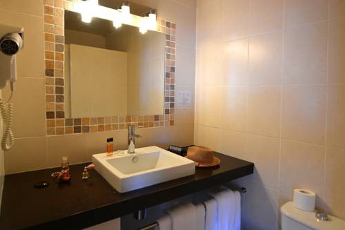 Imagen de la habitación del Hotel Le Saint Jean. Foto 4