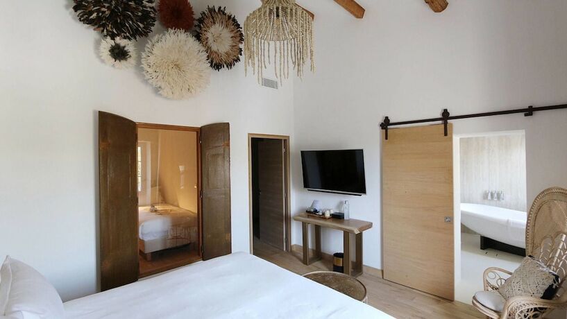 Imagen de la habitación del Hotel Le Saint Remy. Foto 12