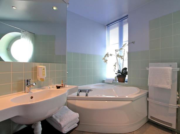 Imagen de la habitación del Hotel Le Saint-georges Vendome. Foto 7