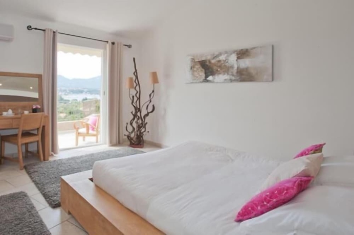 Imagen de la habitación del Hotel Le San Lorenzo. Foto 11