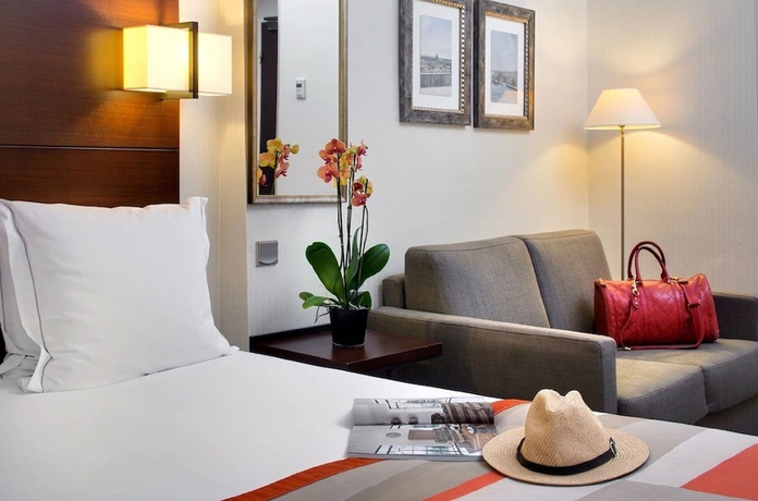 Imagen de la habitación del Hotel Le Senat. Foto 6